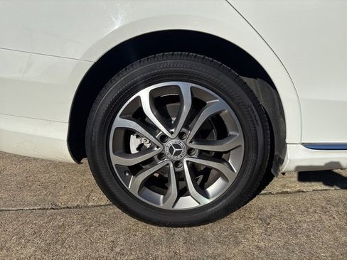 Used 2017 Mercedes-Benz C 300 4MATIC Sedan image 31