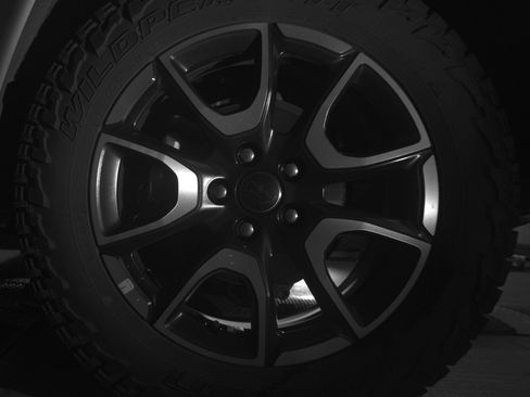 Used 2025 Jeep Compass Trailhawk image 14