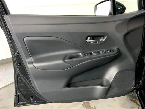Used 2025 Nissan Versa SV FWD image 24