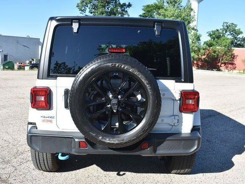 Used 2023 Jeep Wrangler Unlimited Sahara w/ Cold Weather Group AWD/4WD image 7