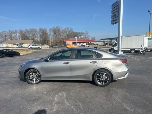 Used 2022 Kia Forte LXS image 6