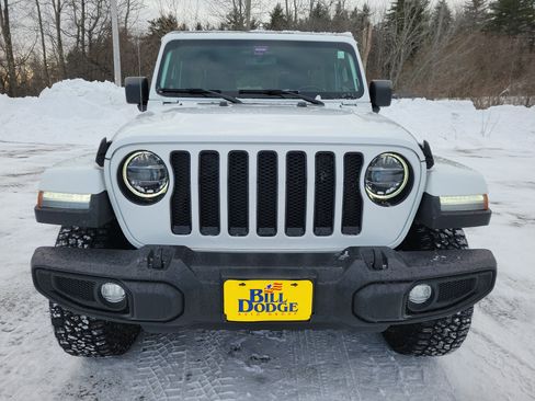Used 2022 Jeep Wrangler Unlimited Sahara image 2