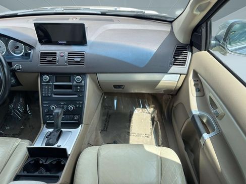 Used 2013 Volvo XC90 3.2 AWD/4WD image 25
