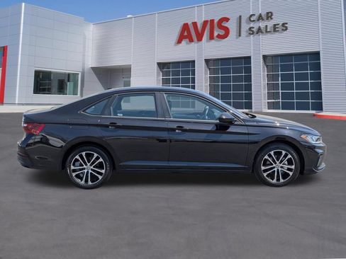Used 2025 Volkswagen Jetta Sport FWD image 5