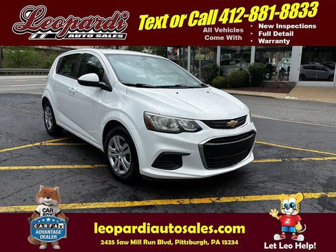 Used 2017 Chevrolet Sonic LT FWD image 1