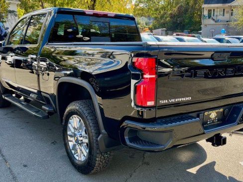 Used 2025 Chevrolet Silverado 2500 High Country w/ High Country Premium Package image 5