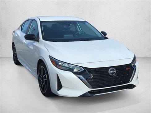 Used 2024 Nissan Sentra SR image 3