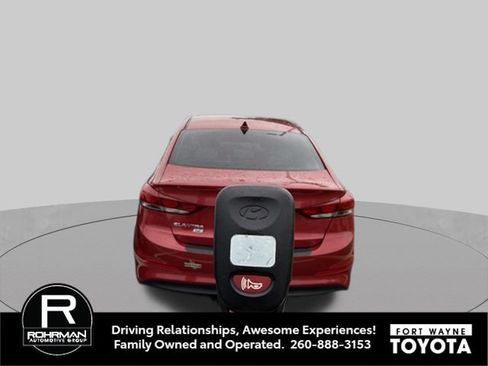 Used 2017 Hyundai Elantra SE FWD image 5