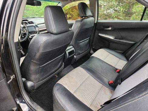 Used 2012 Toyota Camry SE w/ Convenience Pkg image 8