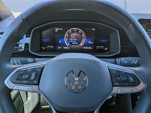 Certified 2025 Volkswagen Jetta Sport image 33