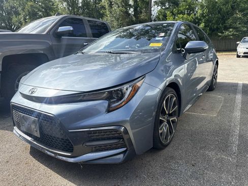 Used 2021 Toyota Corolla SE FWD image 2
