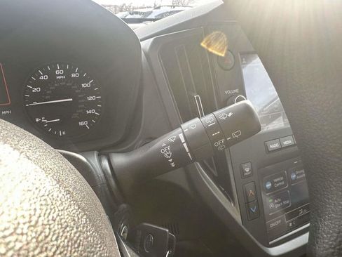 Used 2025 Subaru Forester AWD/4WD image 25