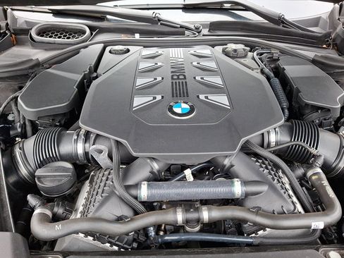 Certified 2023 BMW 760i xDrive image 29