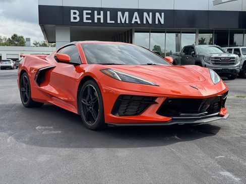 Used 2025 Chevrolet Corvette Stingray Premium Cpe w/ Z51 Performance Package RWD image 2