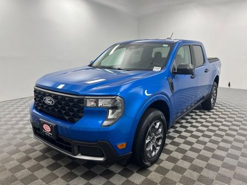 Used 2025 Ford Maverick XLT w/ Equipment Group 302A AWD/4WD image 2