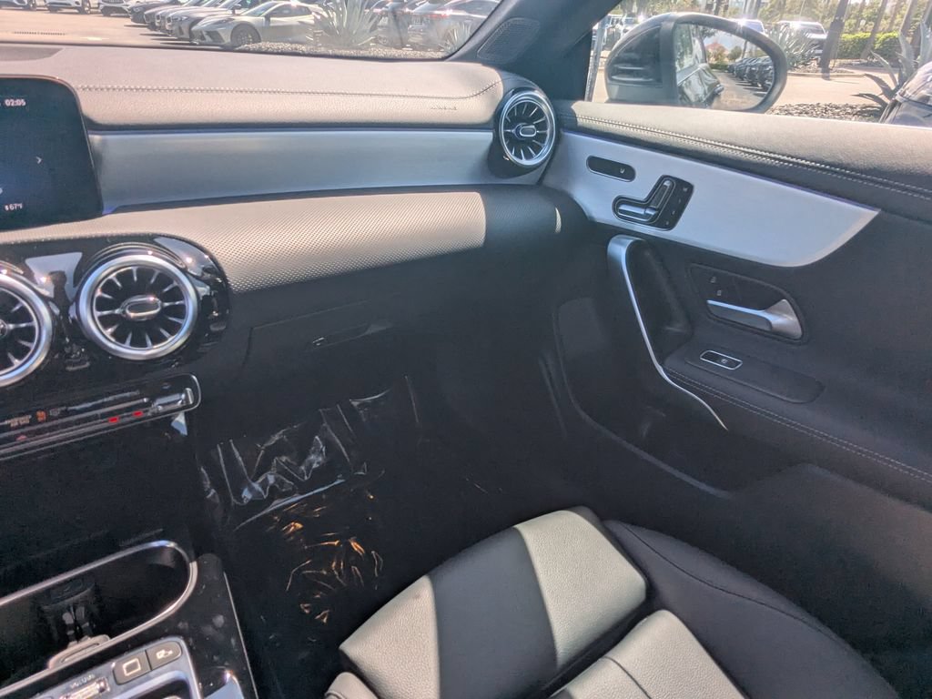 Certified 2025 Mercedes-Benz CLA 250 4MATIC image 4