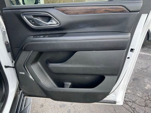 Used 2023 Chevrolet Suburban Premier image 23