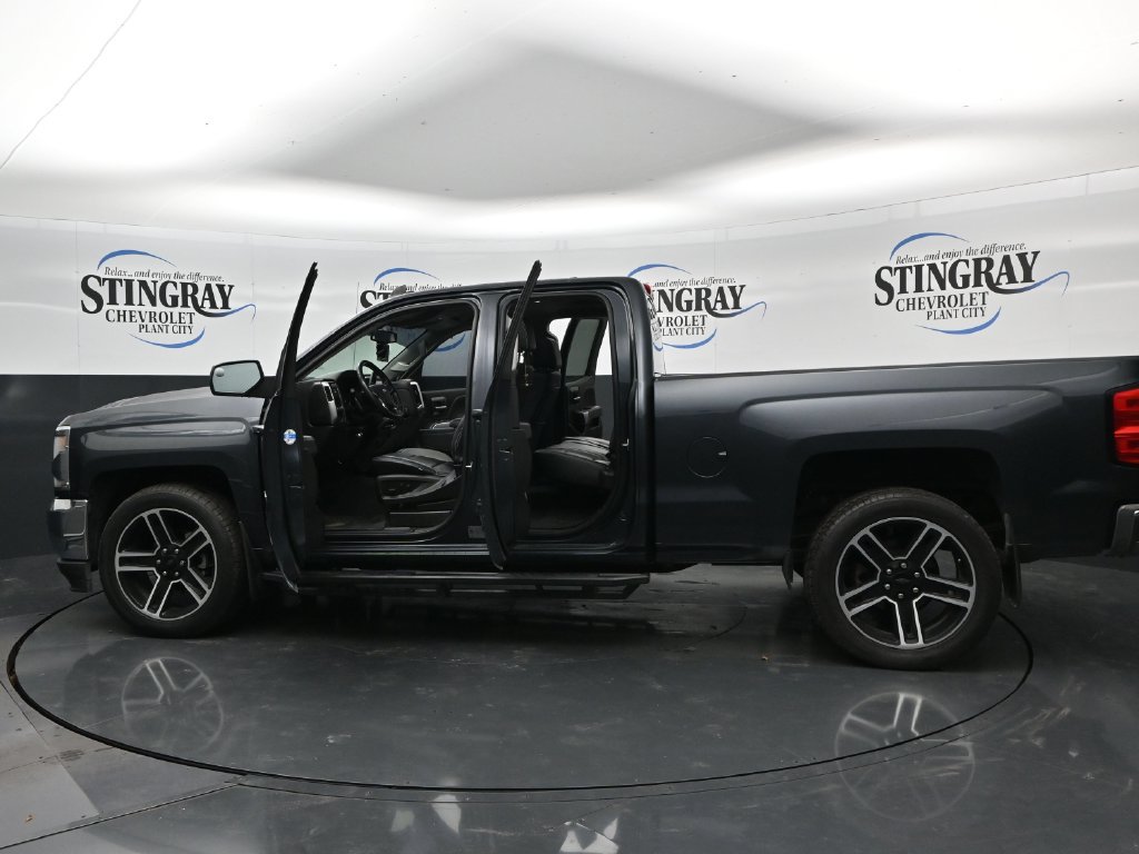 Used 2018 Chevrolet Silverado 1500 LT w/ All Star Edition RWD image 37