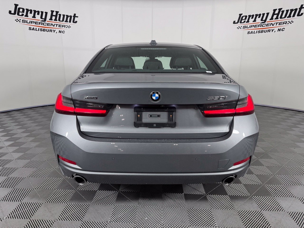 Used 2026 BMW 330i xDrive Sedan w/ Premium Package AWD/4WD image 7