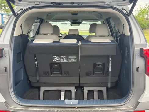 New 2026 Kia Carnival EX FWD image 14