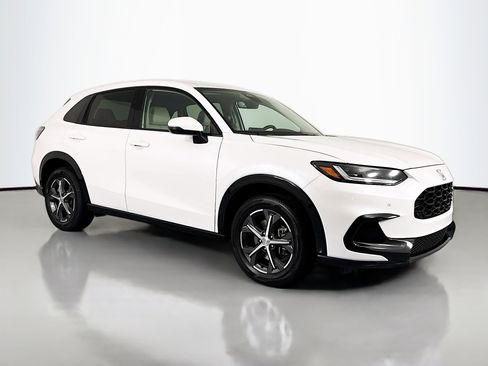 Certified 2024 Honda HR-V EX-L image 3