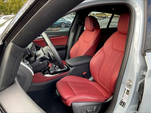Used 2025 BMW X4 xDrive30i w/ Premium Package image 25