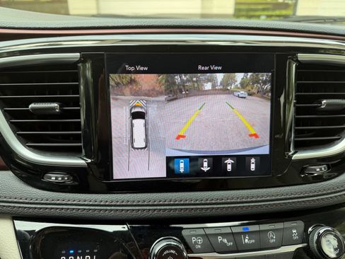 Used 2020 Chrysler Pacifica Limited w/ Advanced Safetytec Group FWD image 30