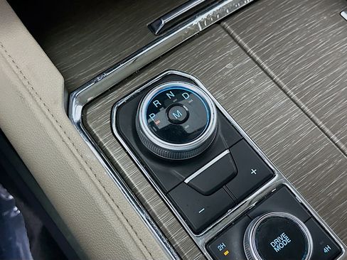 Used 2023 Ford Expedition Max Limited image 35