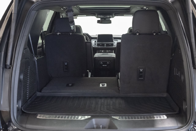 Used 2024 Chevrolet Tahoe RST w/ Luxury Package AWD/4WD image 30