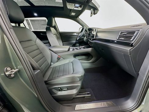 New 2026 Volkswagen Atlas Cross Sport SEL R-Line image 21