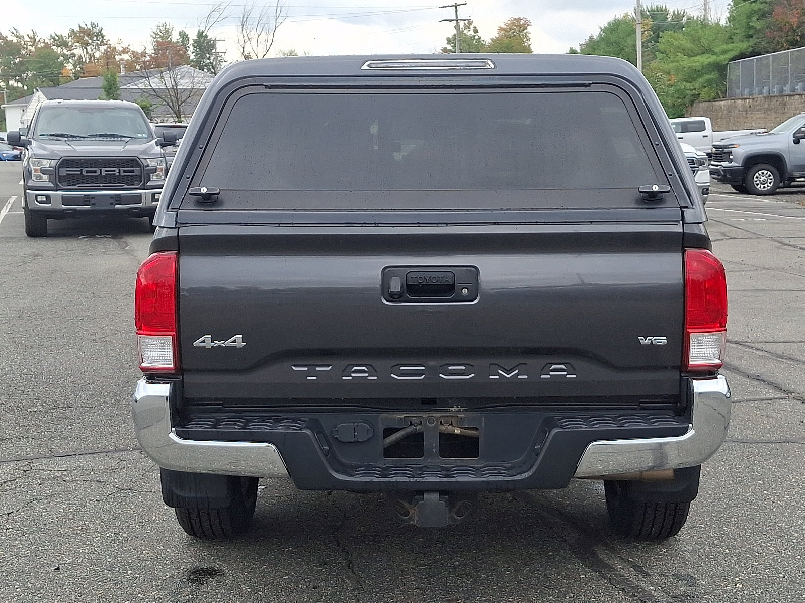 Used 2017 Toyota Tacoma SR5 w/ Tow Package AWD/4WD image 5