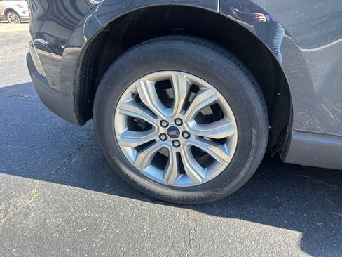 Used 2021 Ford Edge Titanium w/ Equipment Group 301A AWD/4WD image 9