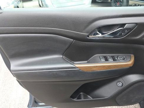 Used 2019 GMC Acadia SLE image 14