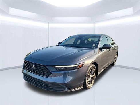 Used 2024 Honda Accord EX image 2