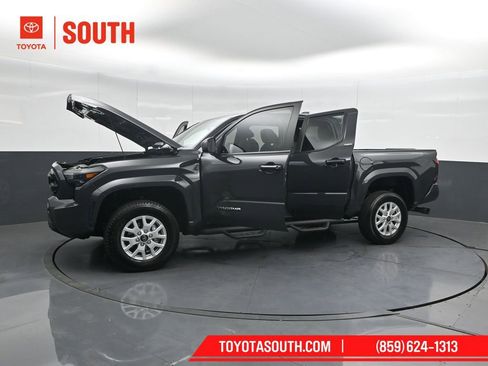 Used 2025 Toyota Tacoma SR5 AWD/4WD image 51