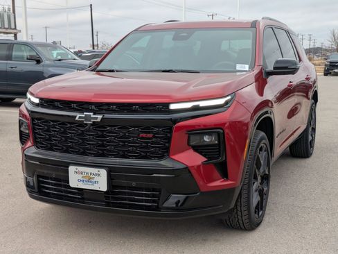 Used 2026 Chevrolet Traverse RS image 7