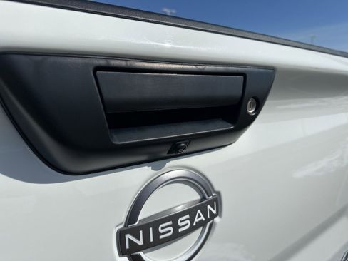 Used 2023 Nissan Titan SV w/ SV Convenience Package image 9