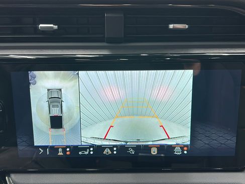 Used 2024 GMC Sierra 1500 AT4 w/ Technology Package image 22