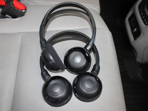 Used 2016 Honda Pilot Touring image 31