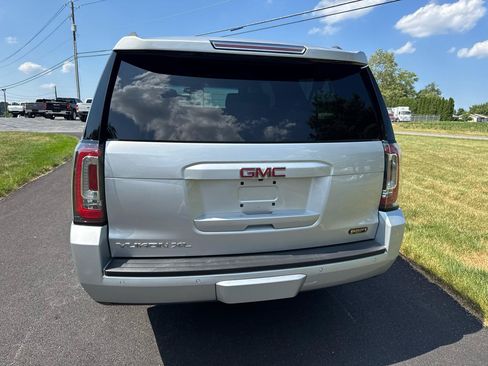 Used 2019 GMC Yukon XL SLE w/ Convenience Package AWD/4WD image 9