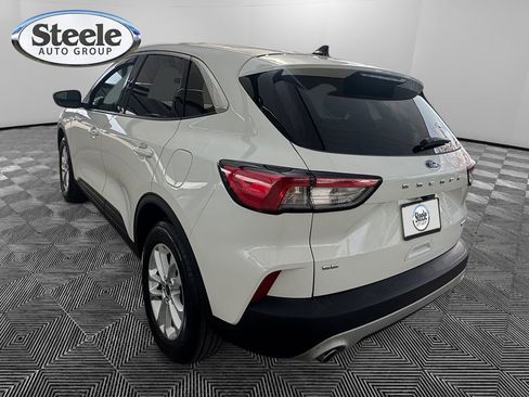 Used 2020 Ford Escape SE image 3