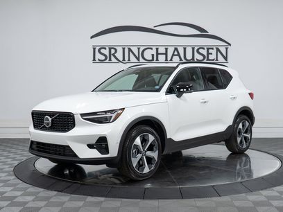 New 2026 Volvo XC40 B5 Plus w/ Protection Package Premier