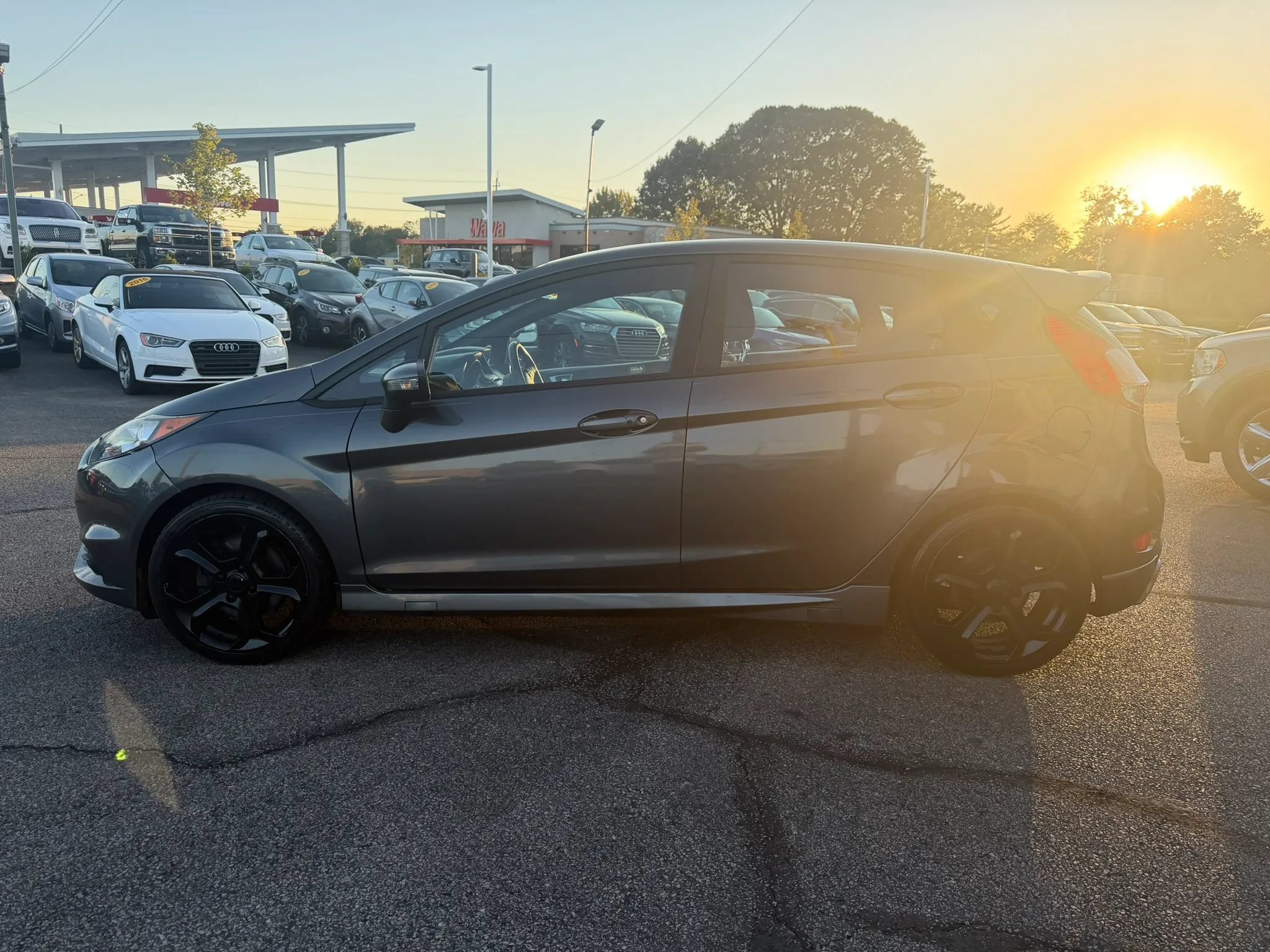 Used 2016 Ford Fiesta ST FWD image 2