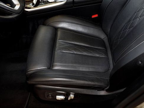 Used 2025 BMW X7 xDrive40i image 21