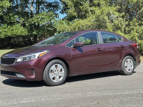 Used 2017 Kia Forte LX image 4