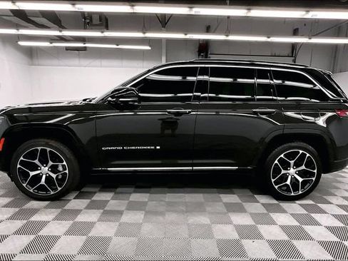Used 2024 Jeep Grand Cherokee Summit AWD/4WD image 14