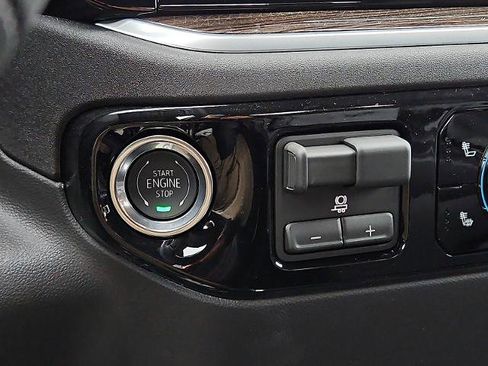 New 2026 GMC Sierra 1500 Elevation image 18