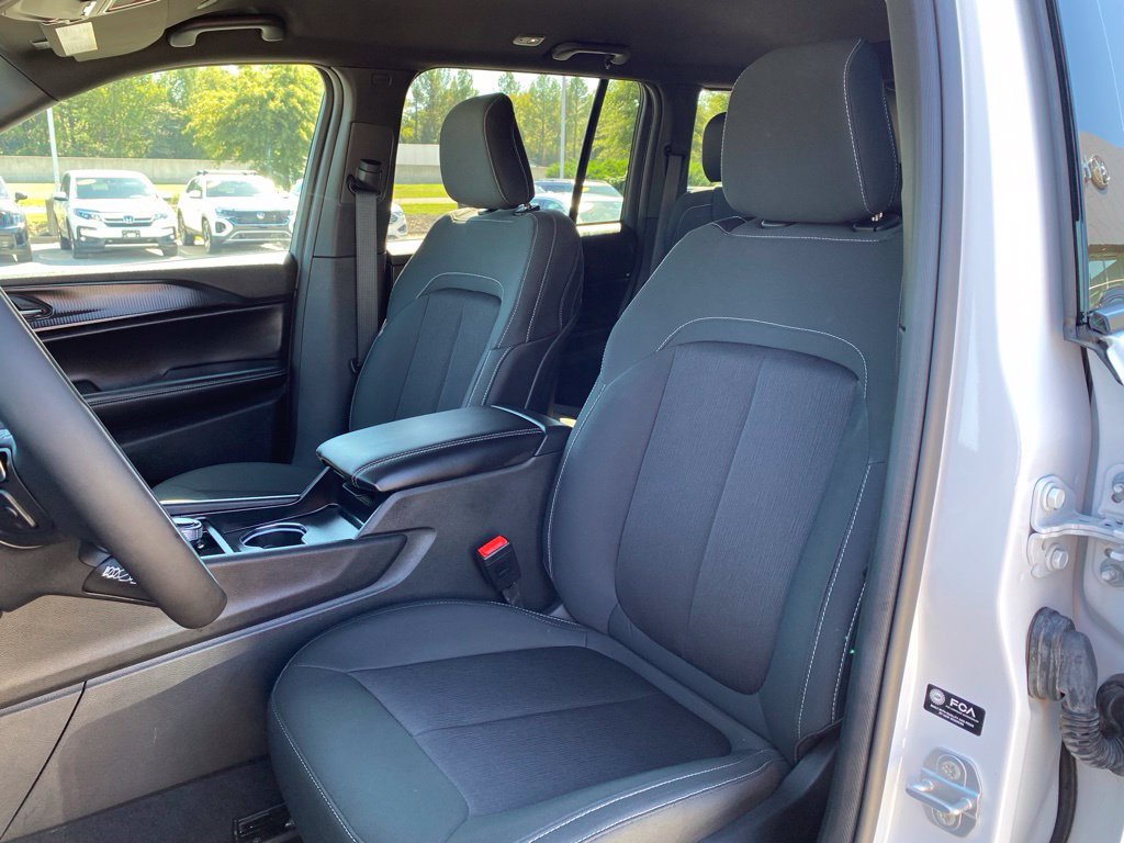 Used 2025 Jeep Grand Cherokee Laredo w/ MOPAR Finishing Package RWD image 22