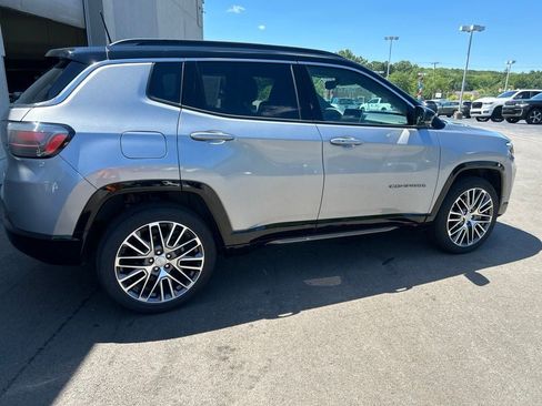Used 2023 Jeep Compass Limited w/ Elite Group AWD/4WD image 7