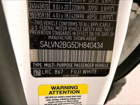 Used 2013 Land Rover Range Rover Evoque Pure image 34